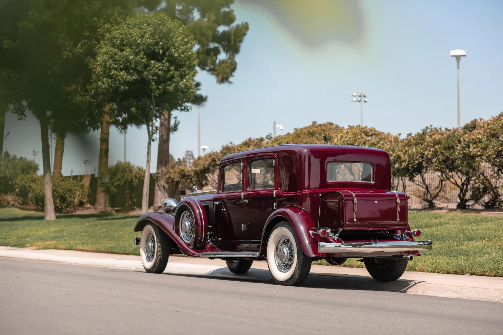 Chrysler_Imperial_2_generation__Sedan__3.jpg