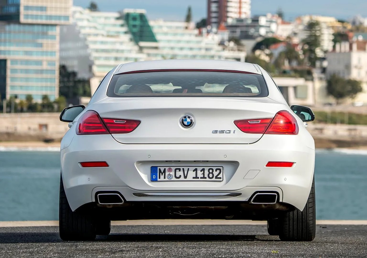 BMW_6_series_3_generation_restyling__Sedan__3.jpg