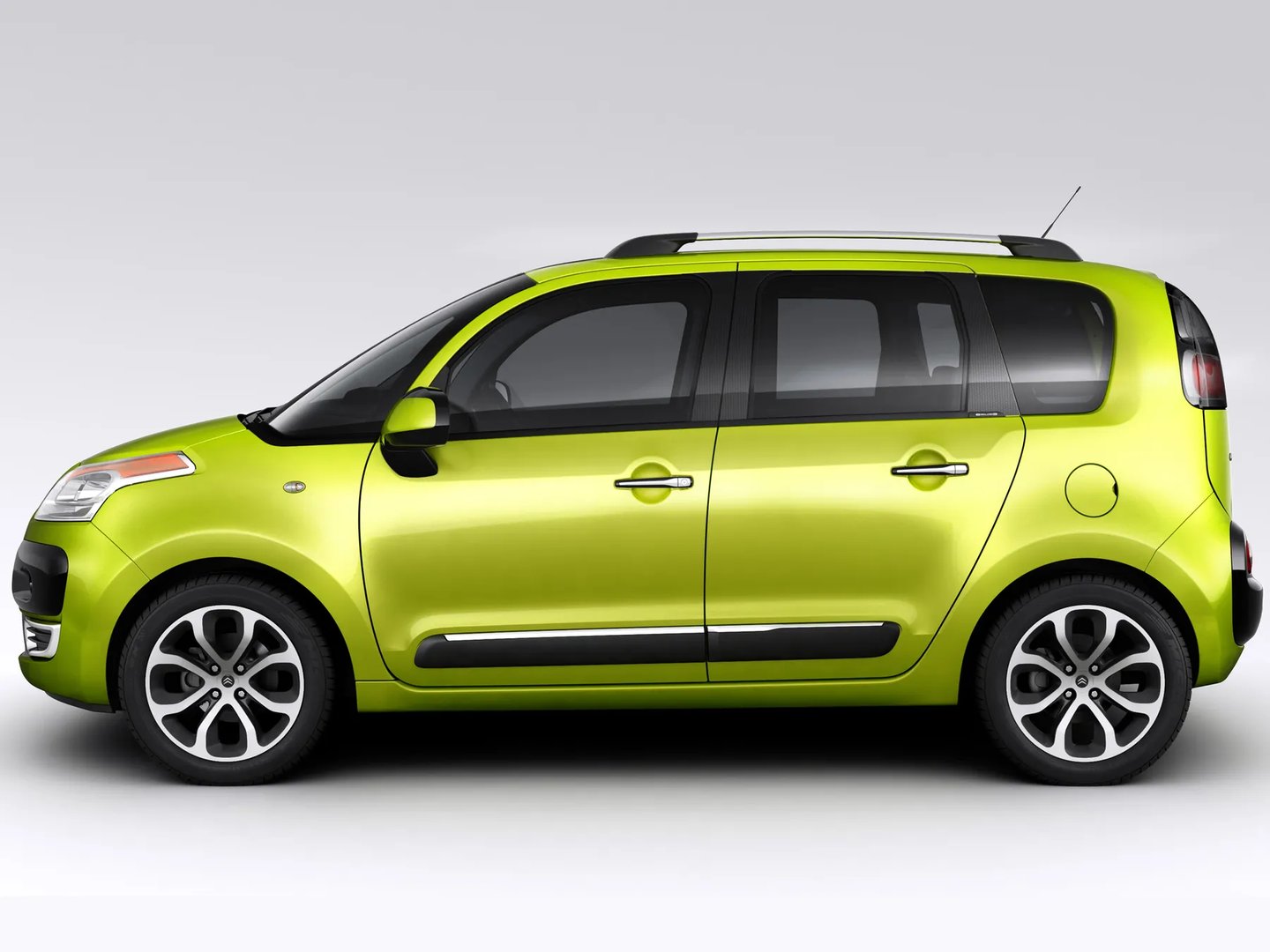 Citroen_C3_Picasso_1_generation__Compact_Van__2.jpg