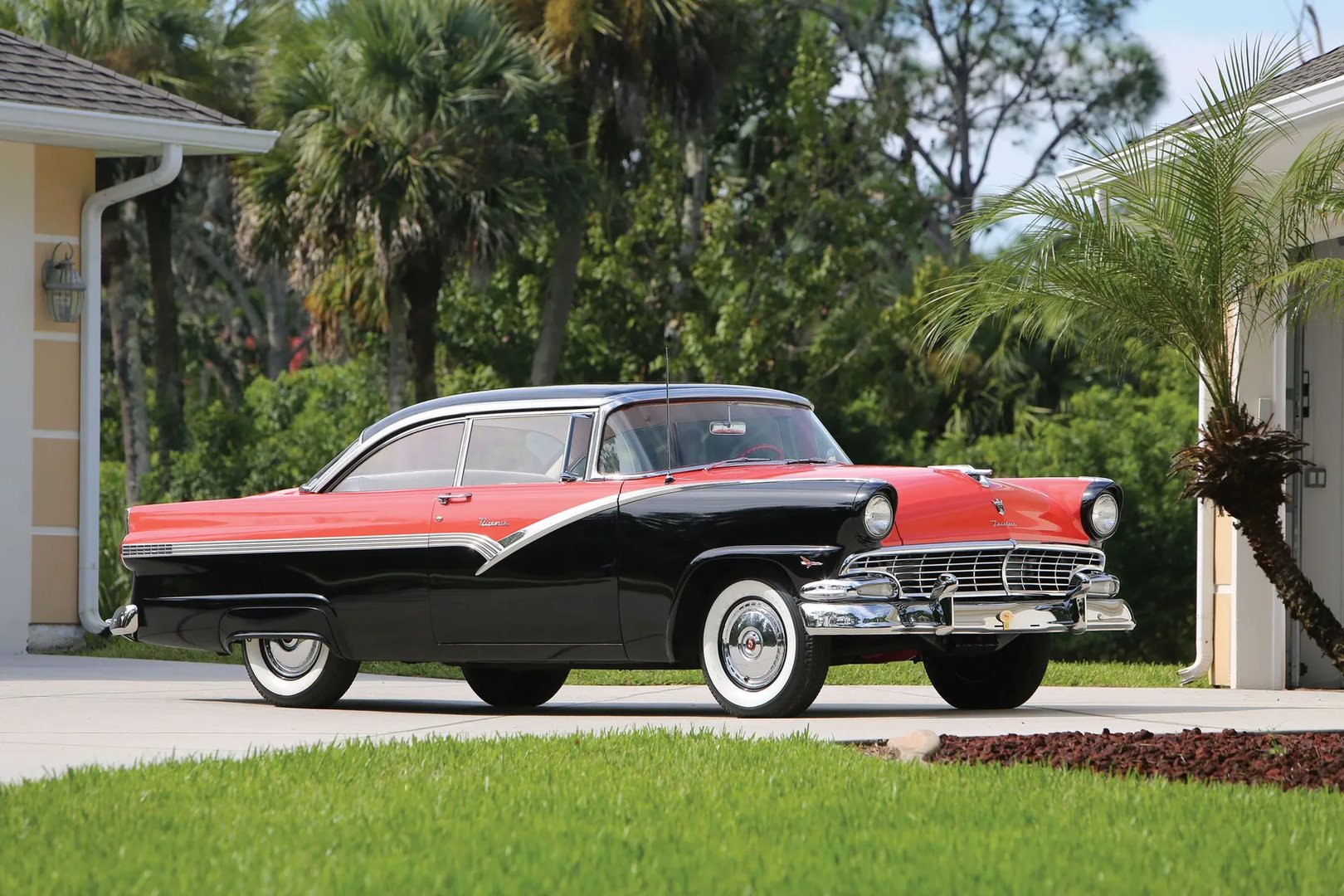 Ford_Fairlane_1_generation__Coupe_Hardtop__8.jpg