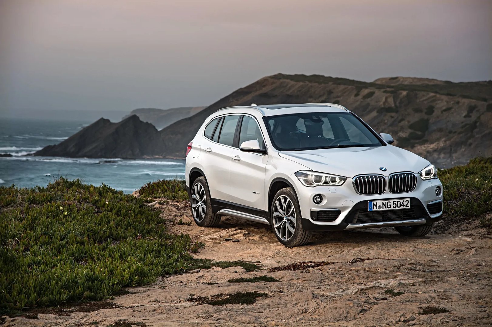 BMW_X1_2_generation__SUV_5-doors__8.jpg