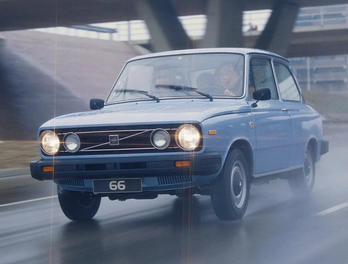 Volvo_66_1_generation__Sedan_2-doors__2.jpg