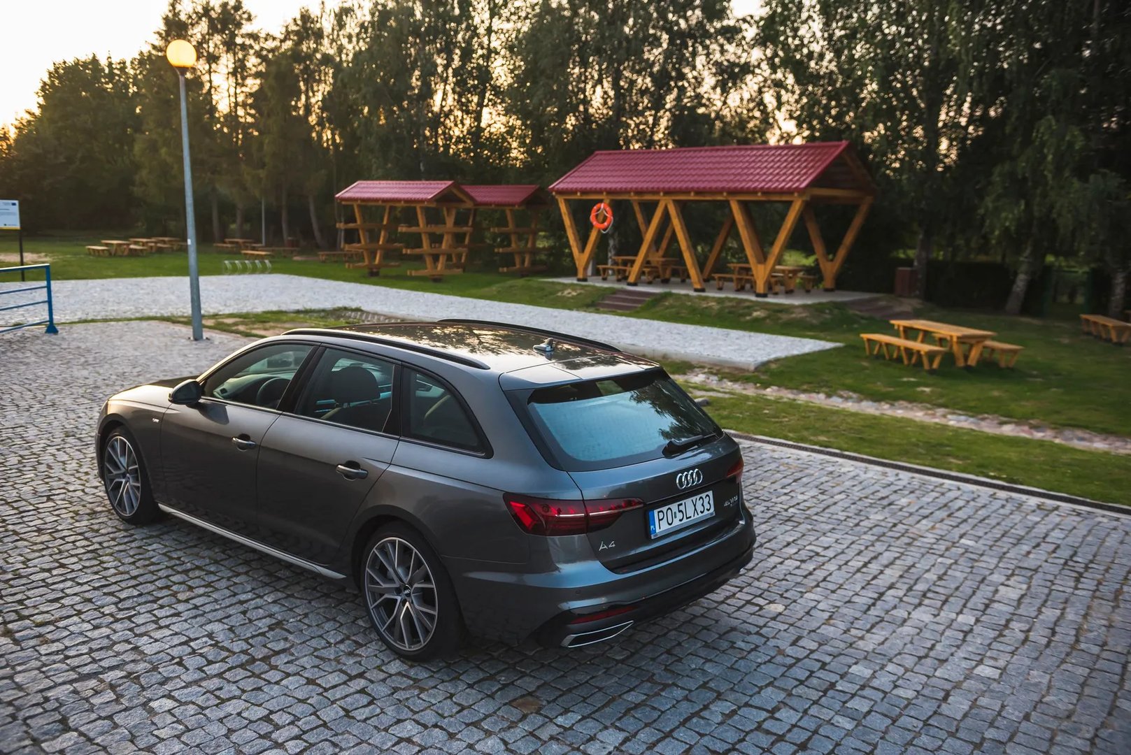 Audi_A4_5_generation_restyling__Estate_5-door__12.jpg