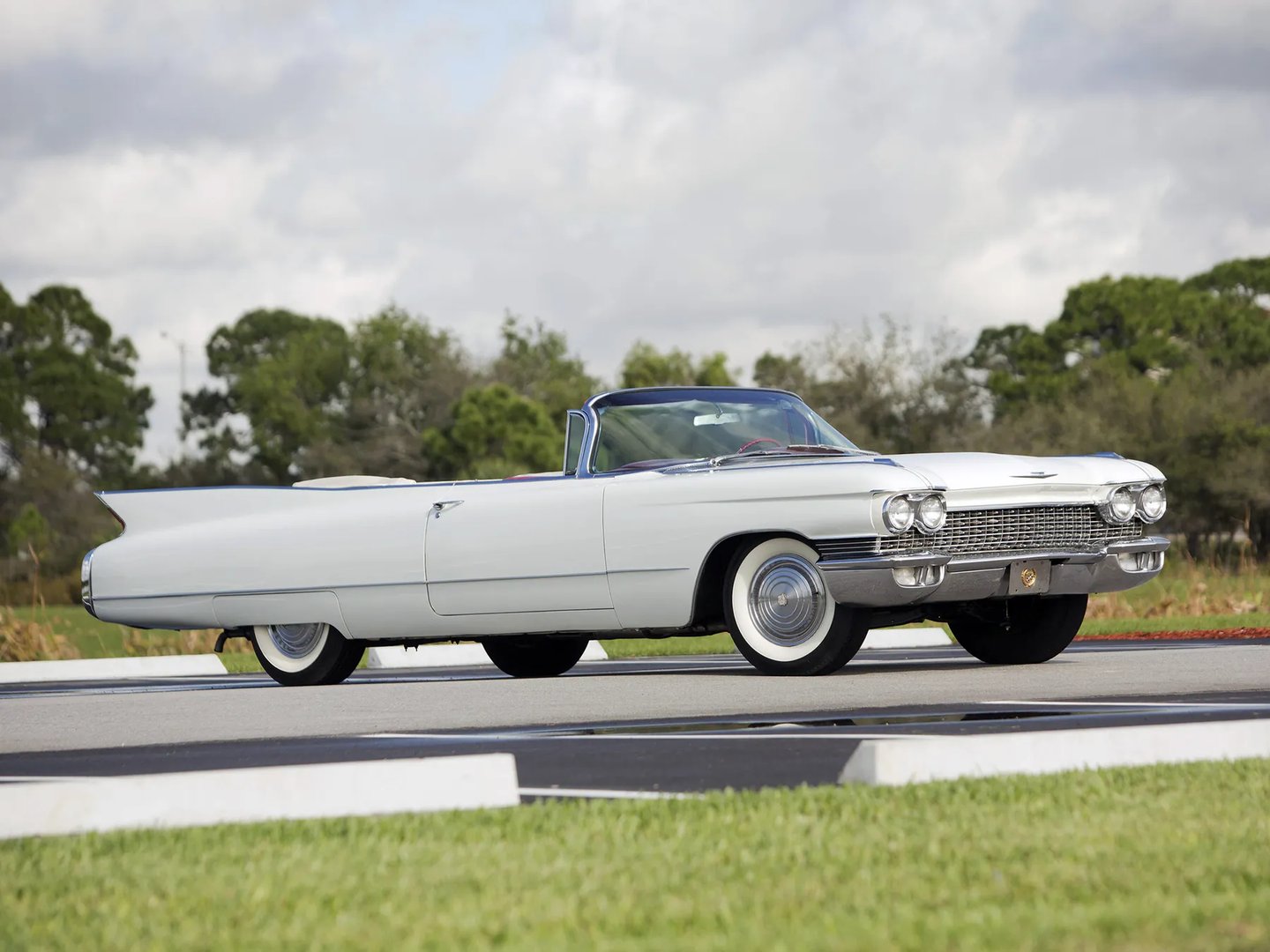 Cadillac_Series_62_6_generation__Cabrio__6.jpg