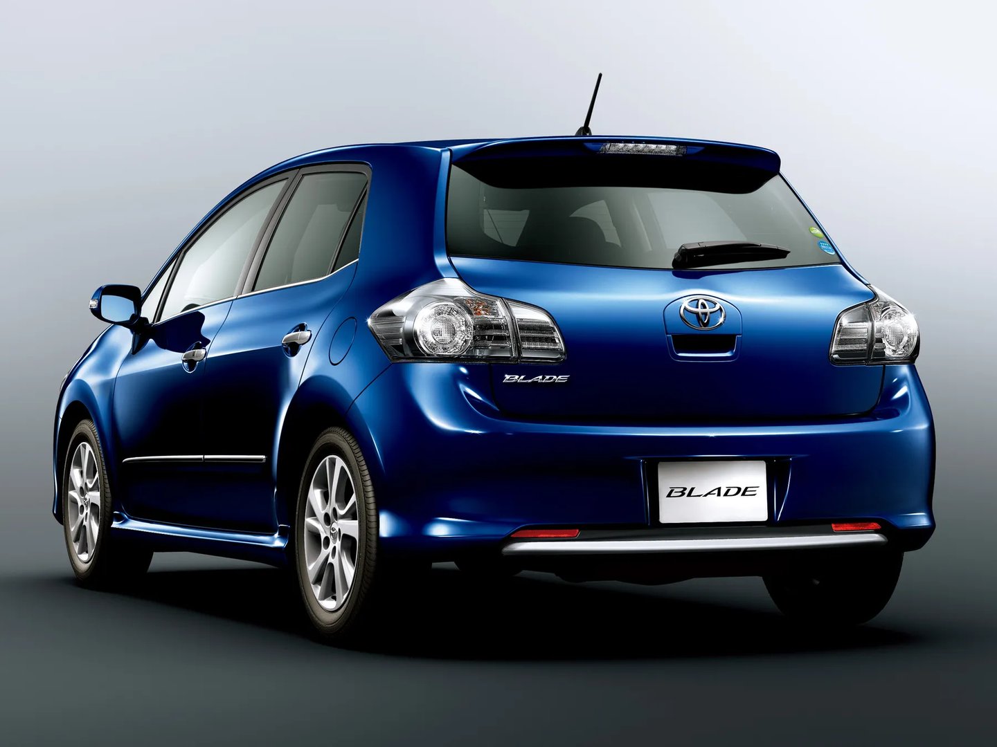 Toyota_Blade_1_generation_restyling__Hatchback_5-door__4.jpg