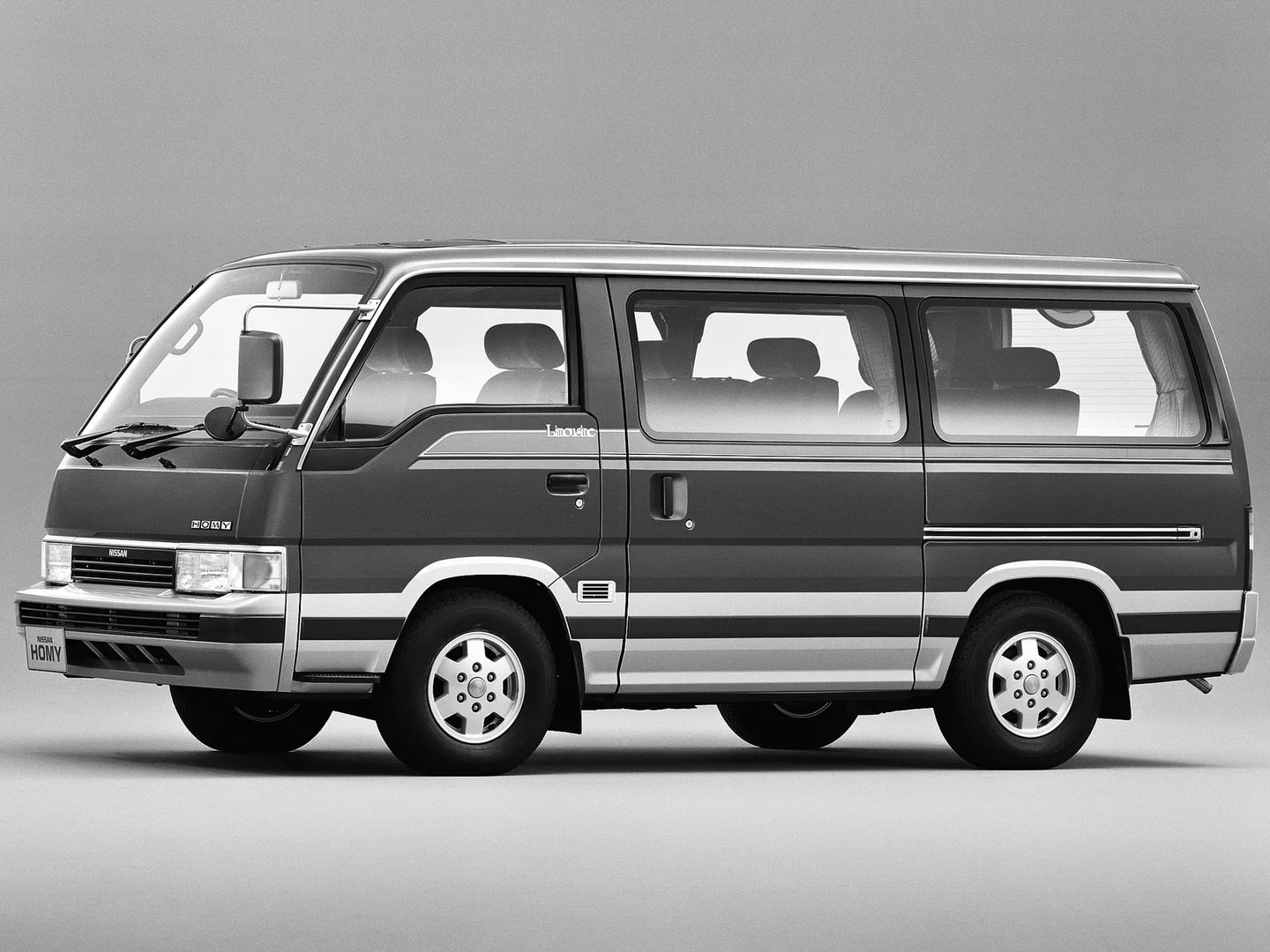 Nissan_Homy_4_generation__Minivan__3.jpg