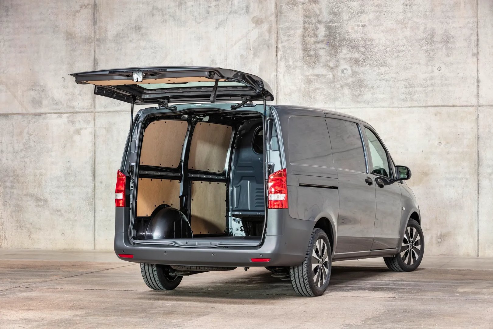 Mercedes_Vito_3_generation_restyling_2__Van__6.jpg
