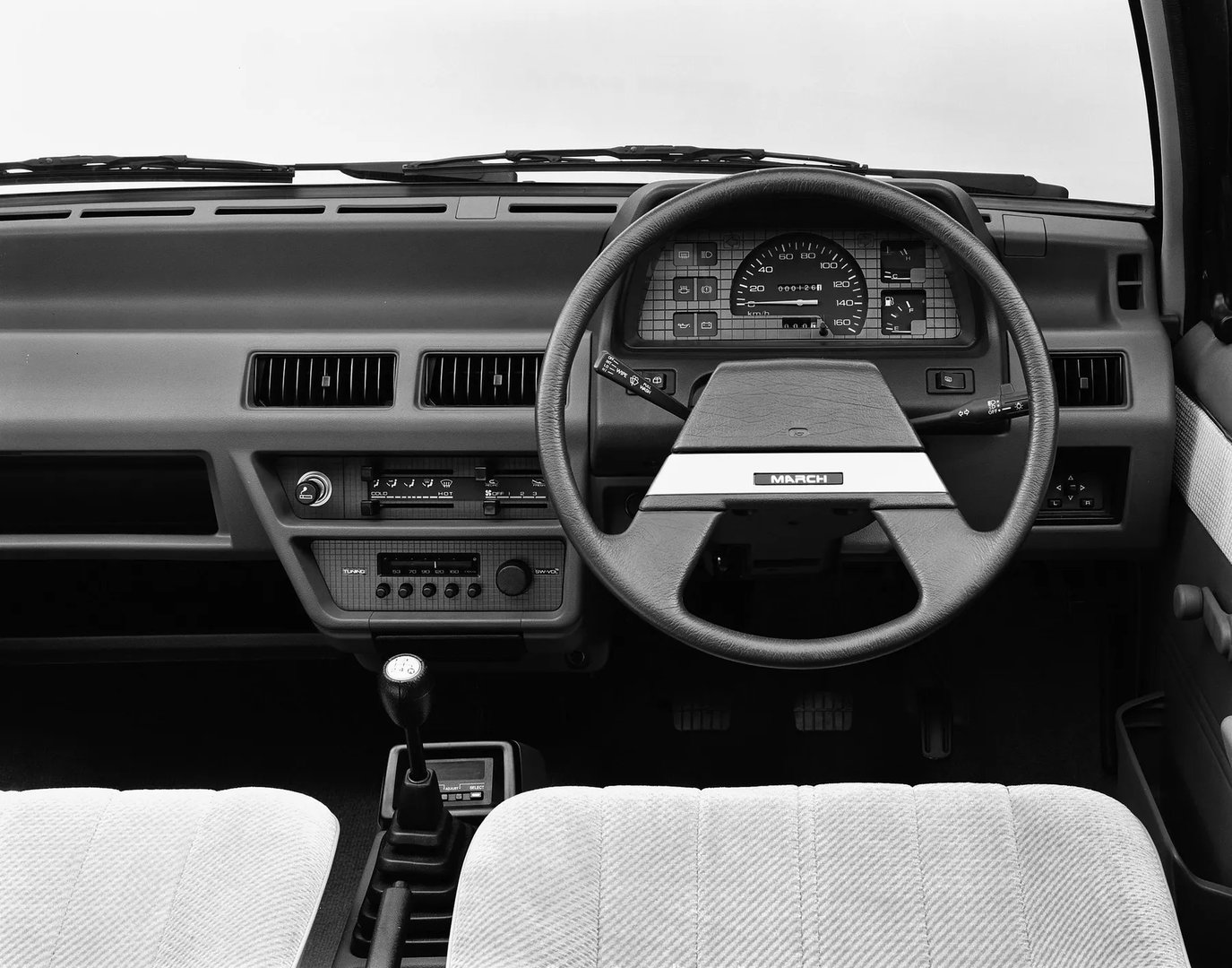 Nissan_March_1_generation__Mini_5-doors__5.jpg