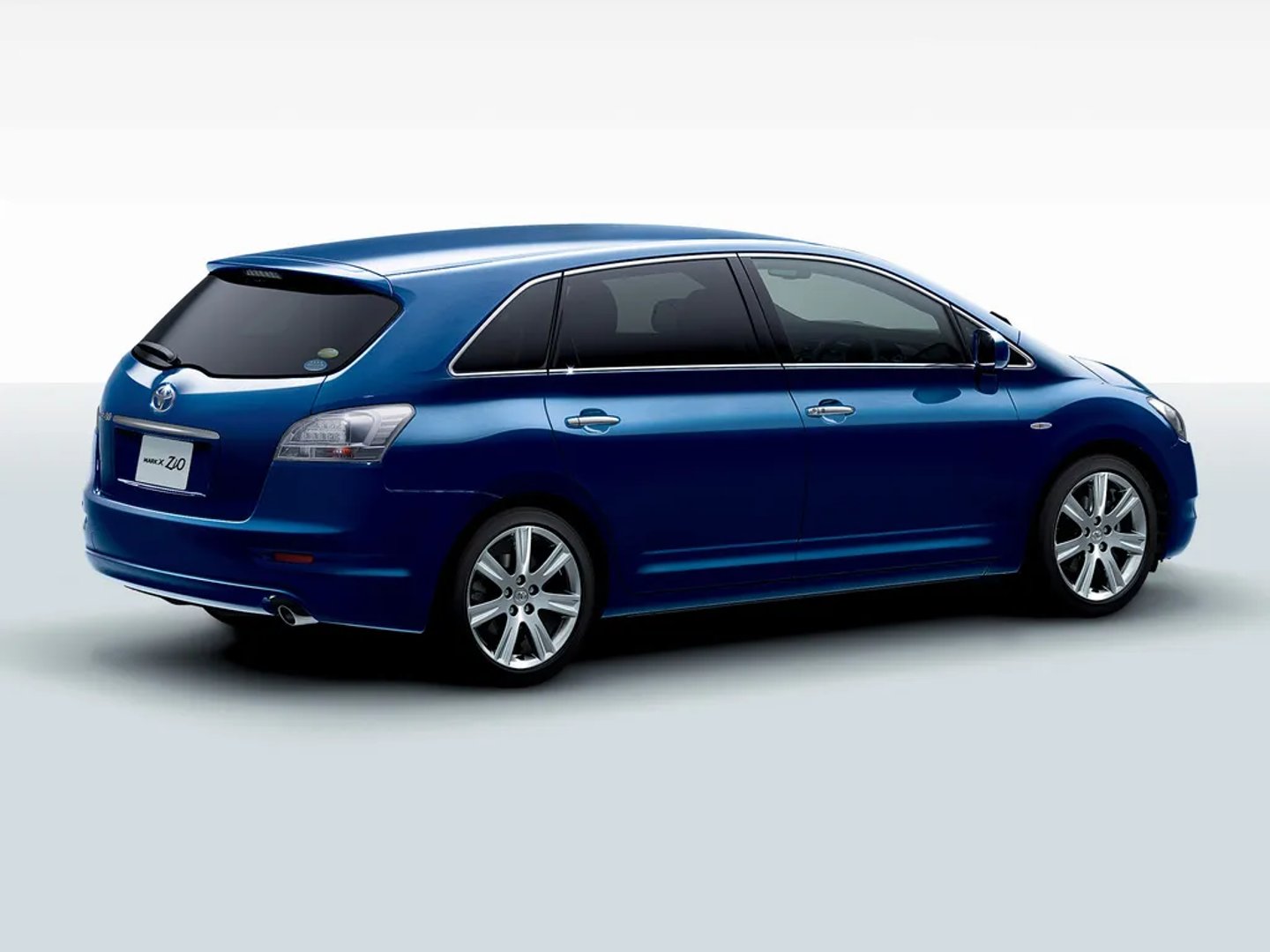 Toyota_Mark_X_ZiO_1_generation__Compact_Van__7.jpg