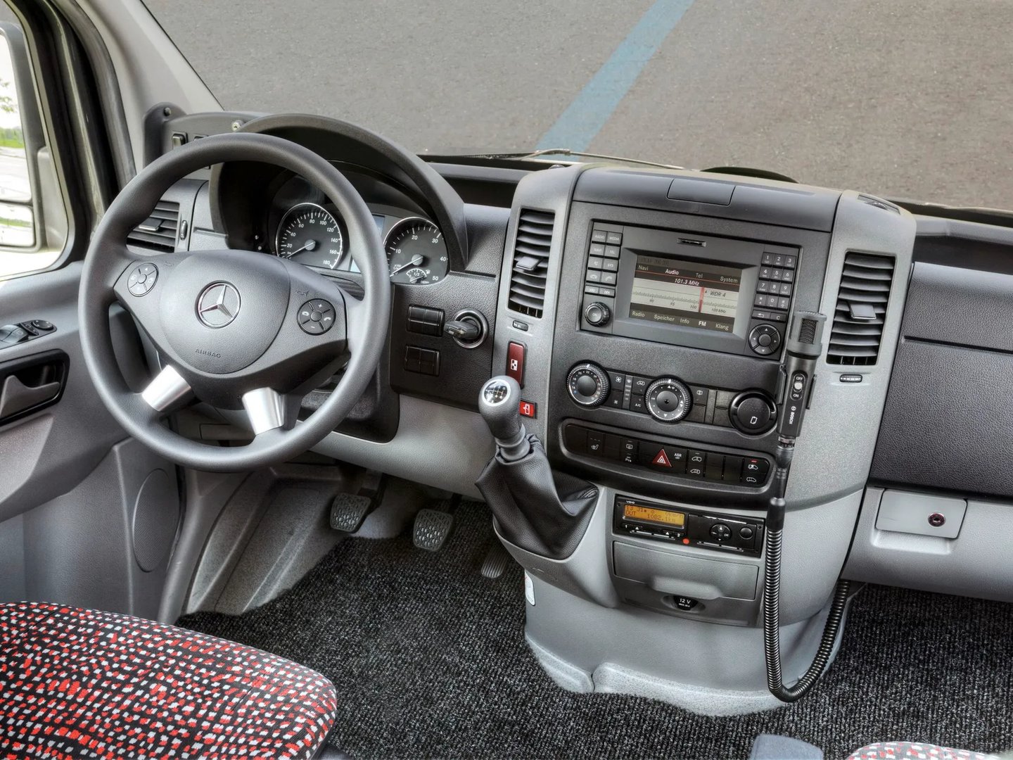 Mercedes_Sprinter_2_generation_restyling__Minibus__11.jpg