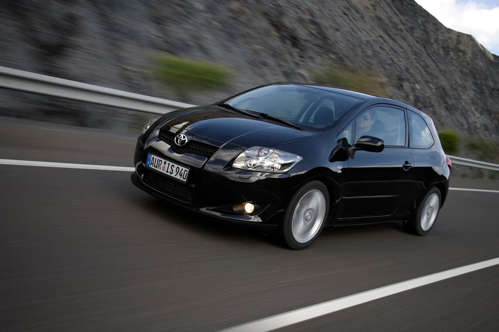 Toyota_Auris_1_generation__Hatchback_3-door__3.jpg