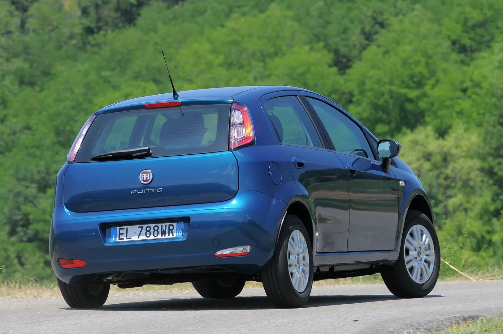 Fiat_Punto_3_generation_restyling_2__Mini_5-doors__3.jpg