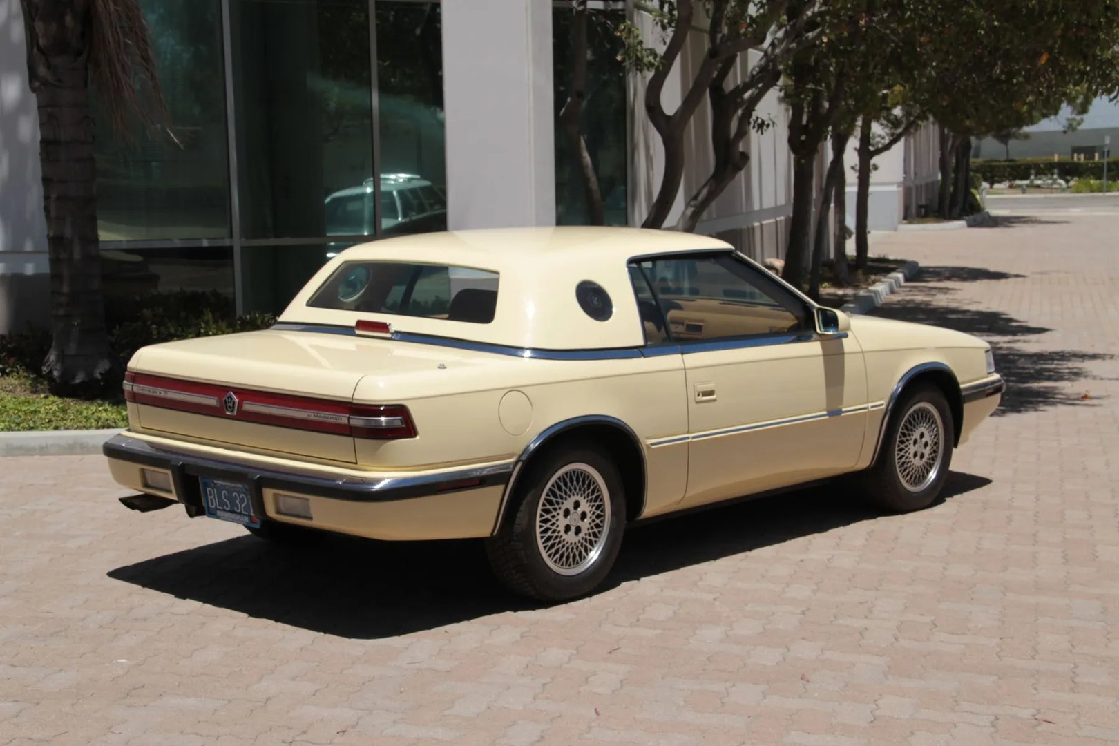 Chrysler_TC_by_Maserati_1_generation__Cabrio__1.jpg