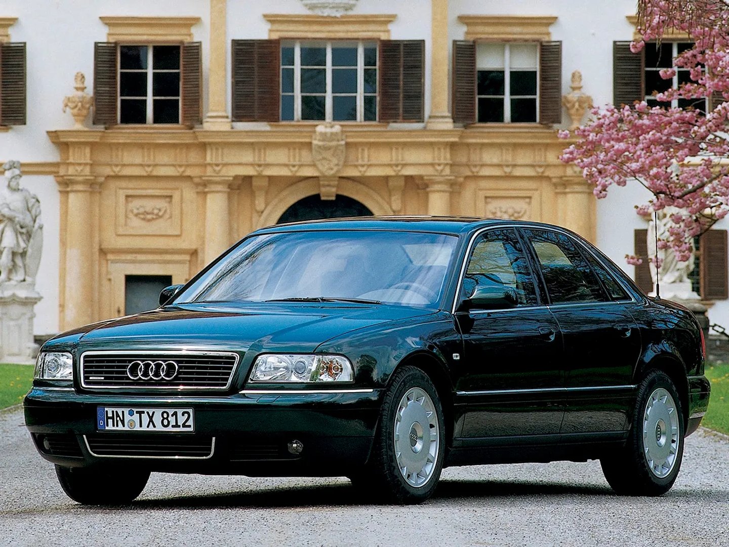 Audi_A8_1_generation_restyling__Sedan__10.jpg