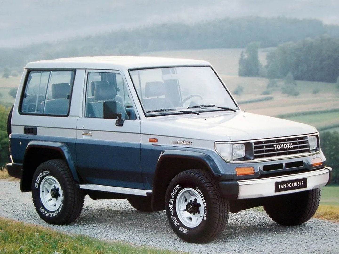 Toyota_Land_Cruiser_1_generation__SUV_3-doors__11.jpg
