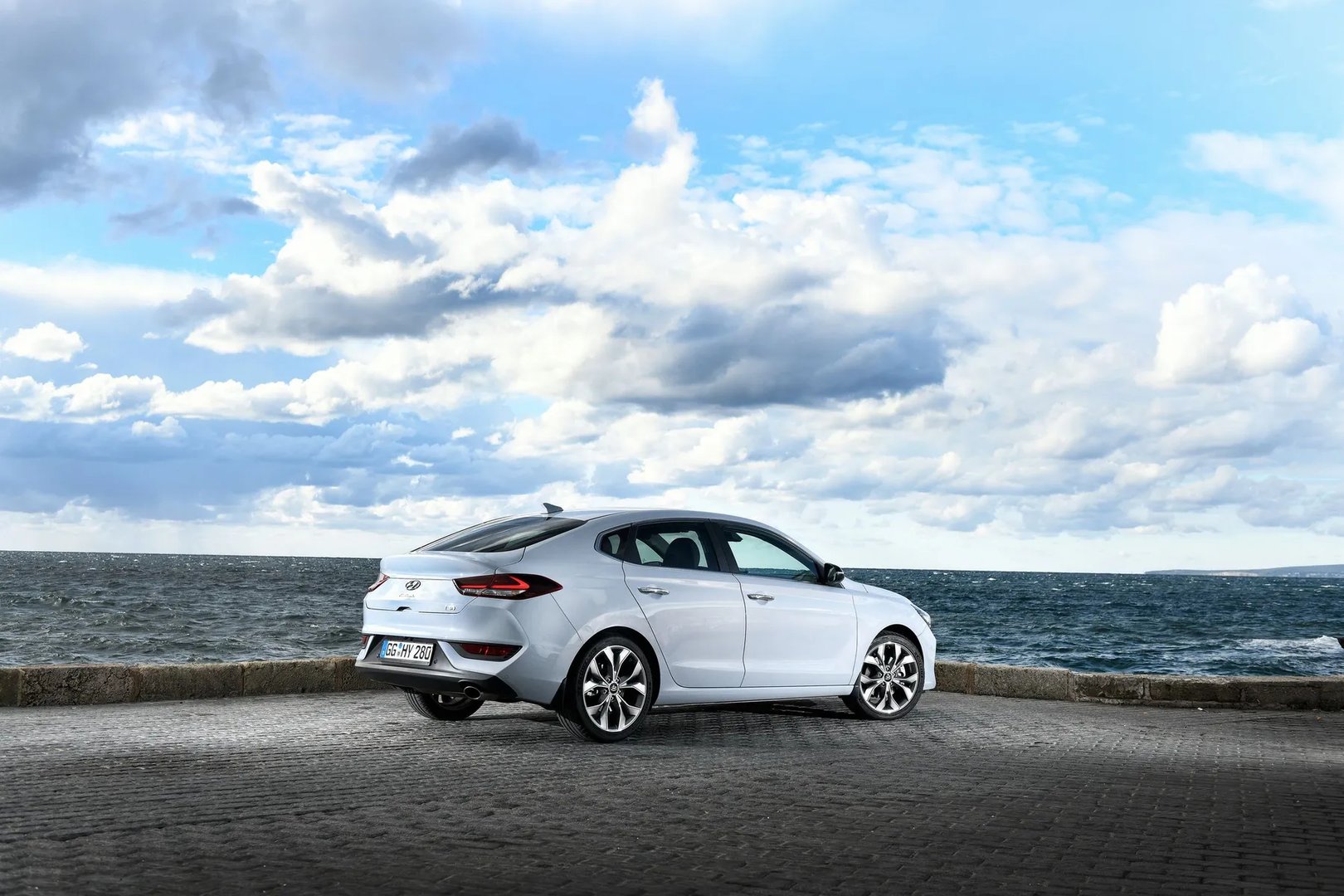 Hyundai_i30_3_generation__Liftback__8.jpg