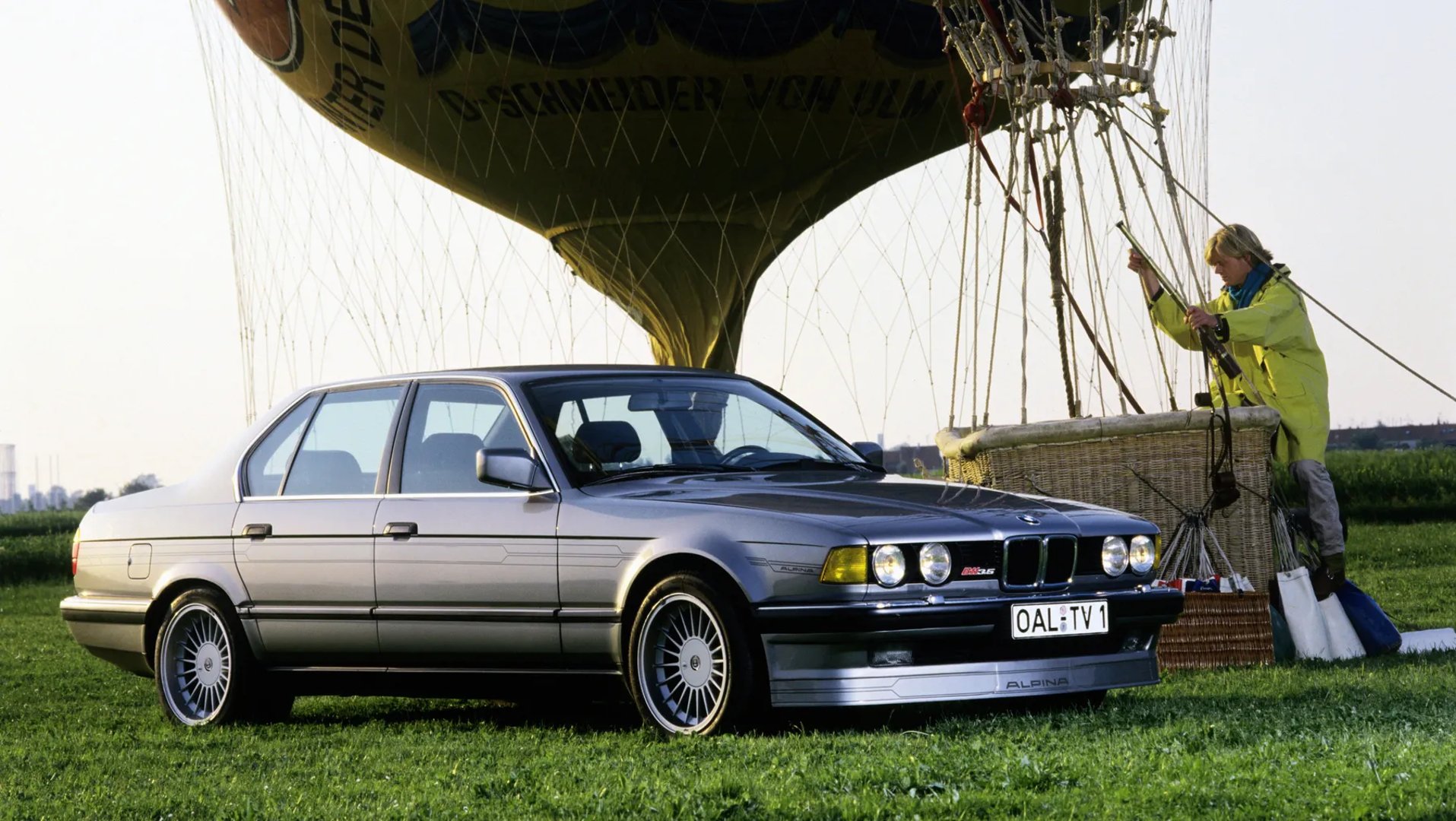Alpina_B11_1_generation__Sedan__3.jpg