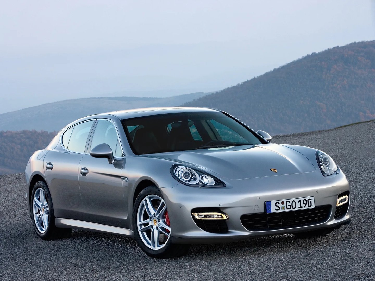 Porsche_Panamera_1_generation__Liftback__8.jpg