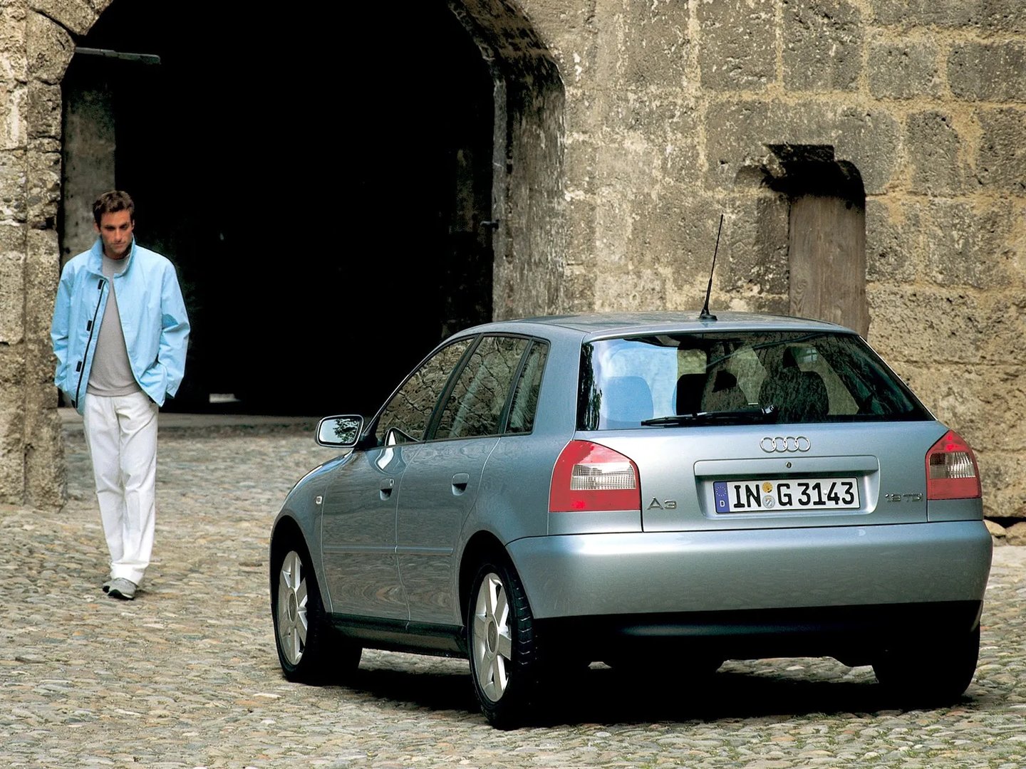 Audi_A3_1_generation_restyling__Hatchback_5-door__5.jpg