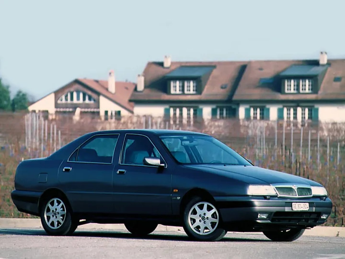Lancia_Kappa_1_generation__Sedan__5.jpg