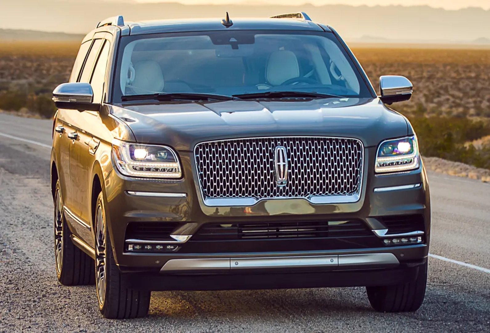 Lincoln_Navigator_4_generation__SUV_5-doors__7.jpg