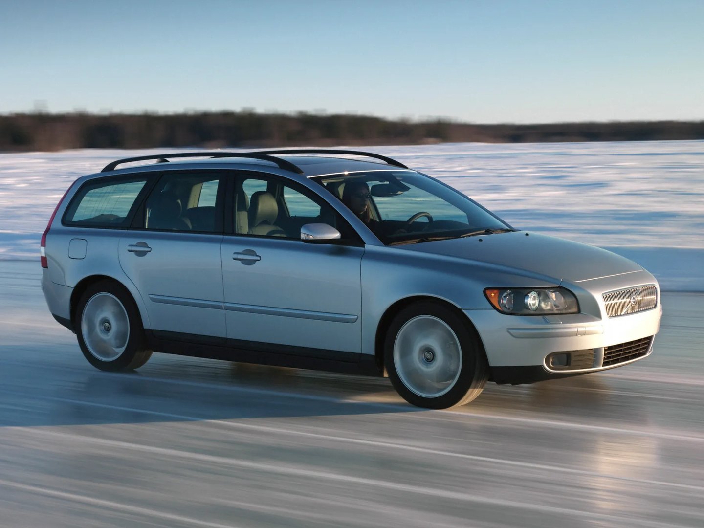 Volvo_V50_1_generation__Estate_5-door__3.jpg