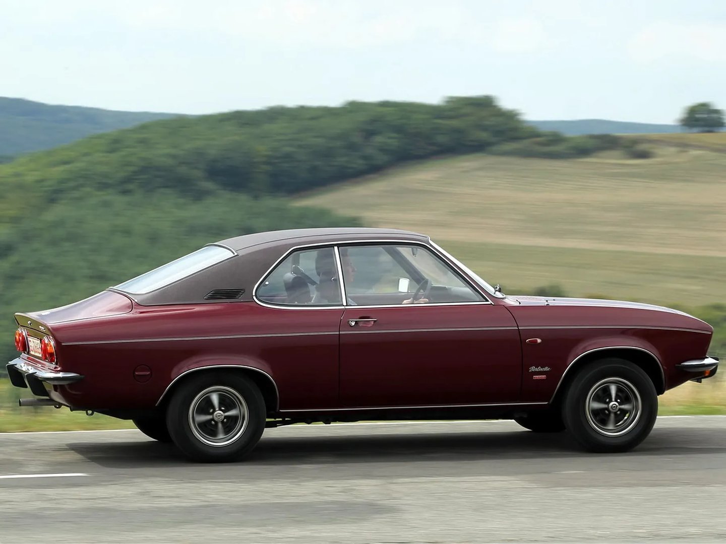 Opel_Manta_1_generation__Coupe__5.jpg