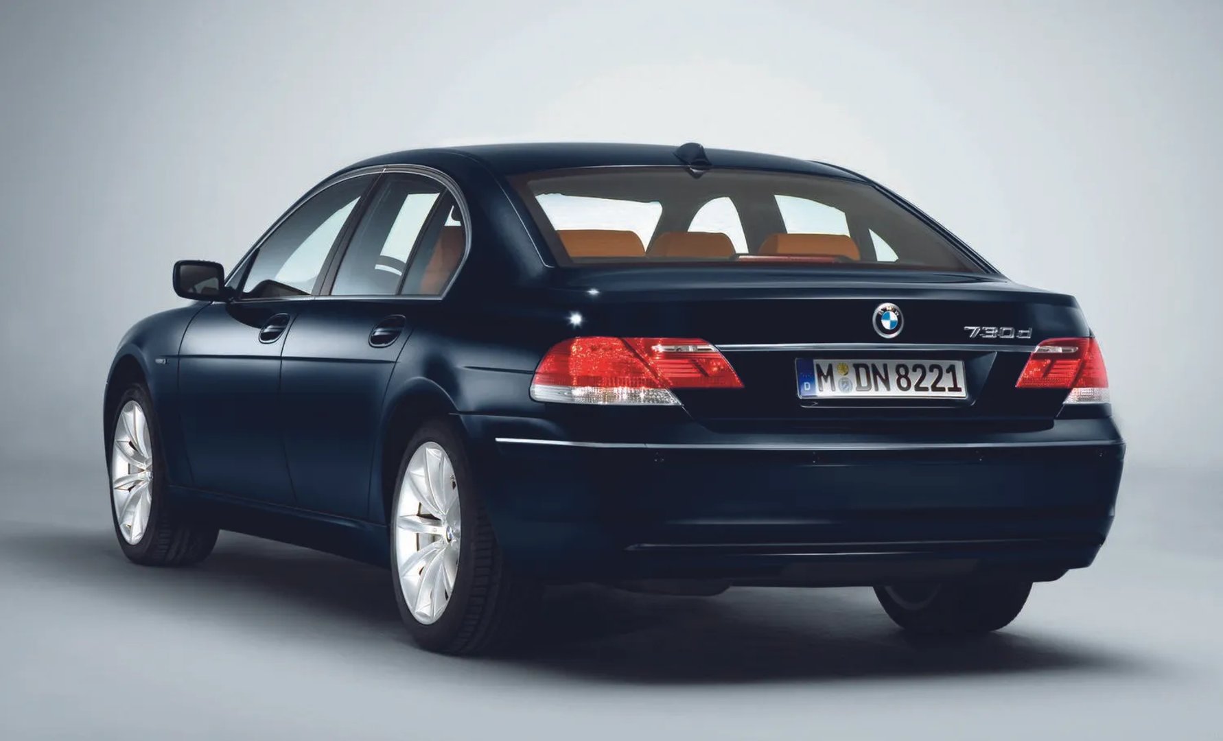 BMW_7_series_4_generation_restyling__Sedan__1.jpg