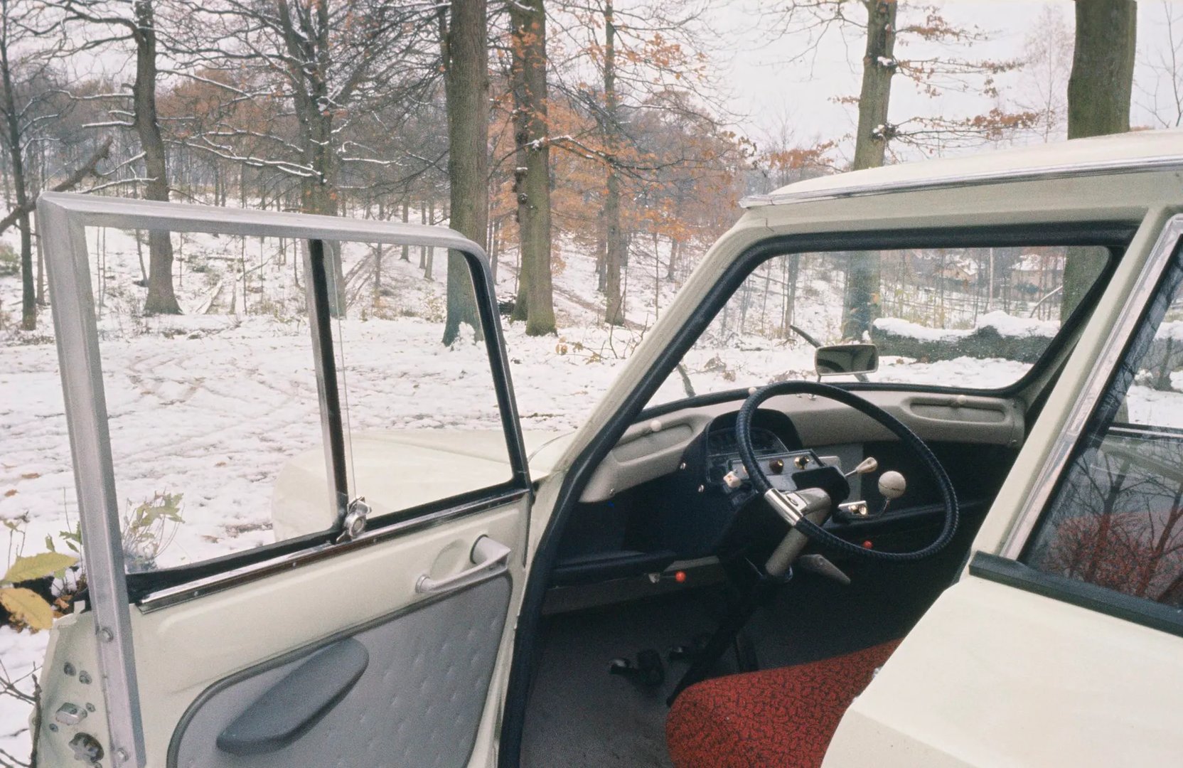 Citroen_AMI_1_generation__Sedan__11.jpg