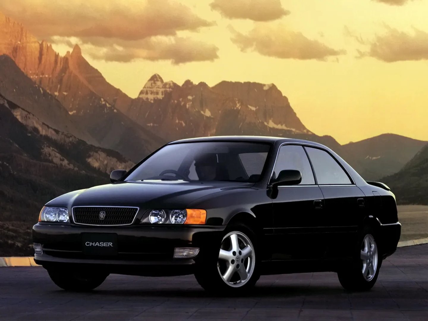 Toyota_Chaser_6_generation__Sedan__2.jpg