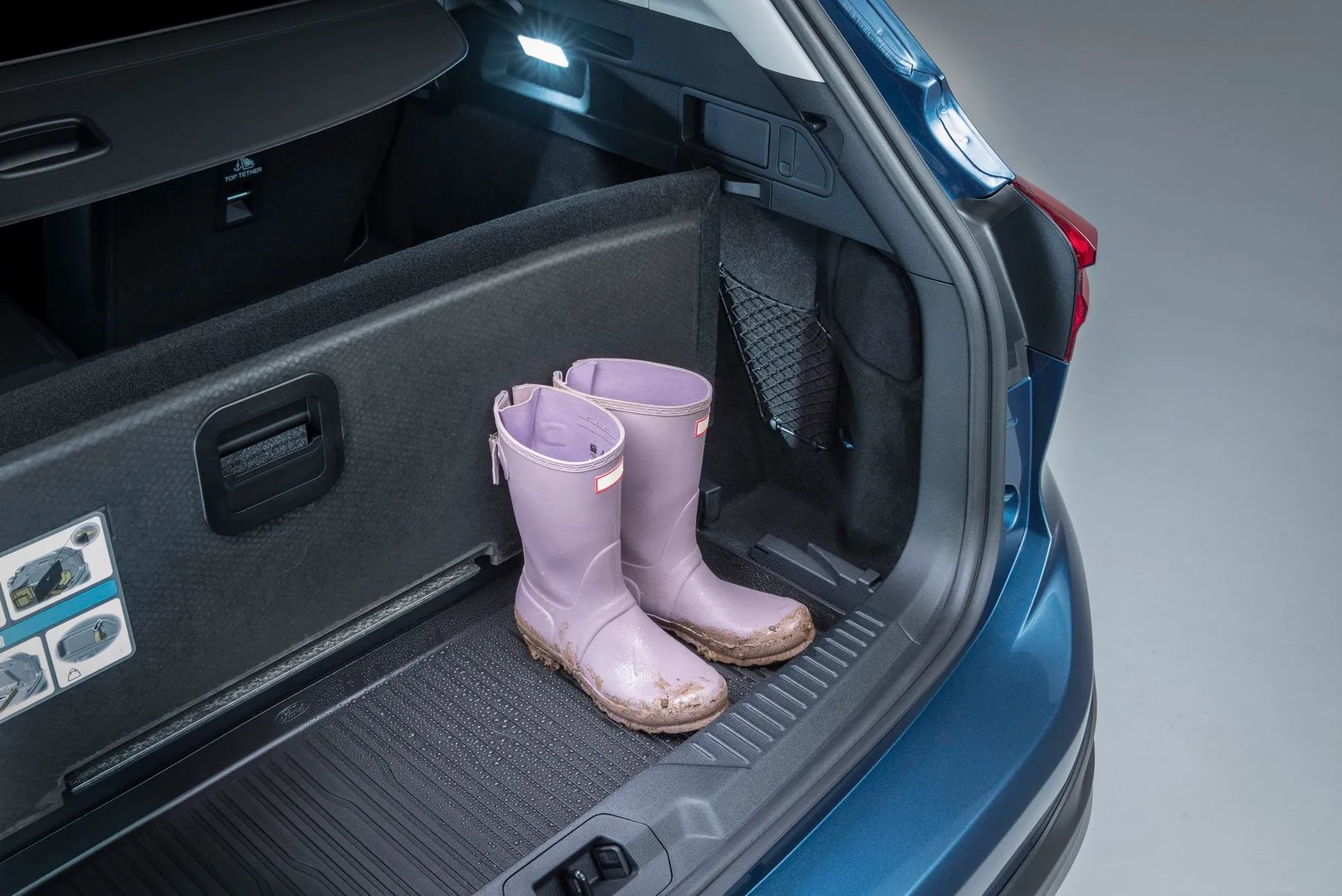 Ford_Focus_ST_4_generation_restyling_1__Estate_5-door__6.jpg