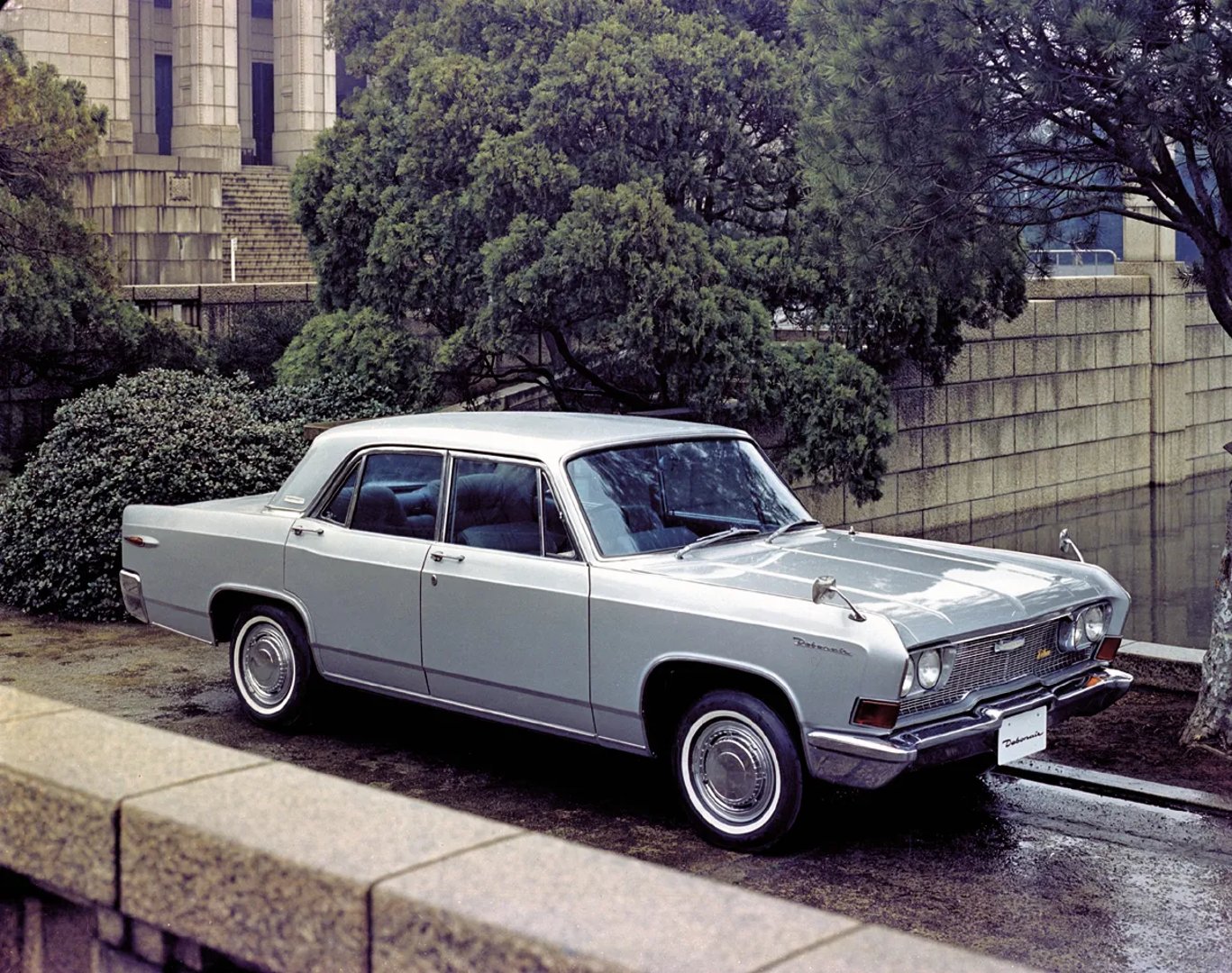Mitsubishi_Debonair_1_generation__Sedan__3.jpg