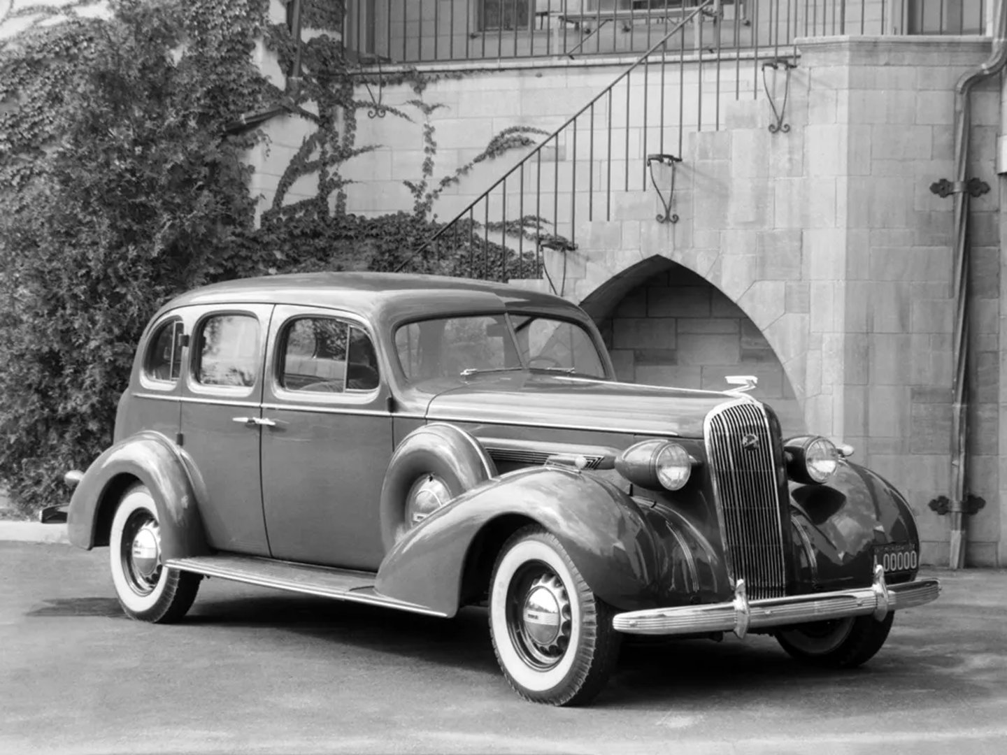 Buick Roadmaster 1 generation  Sedan
