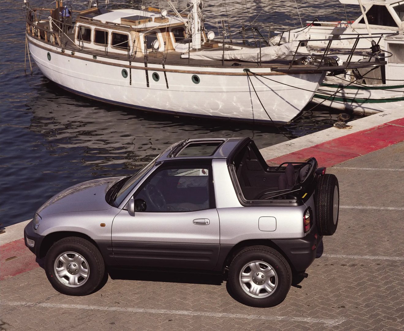 Toyota_RAV4_1_generation__SUV_cabriolet__6.jpg
