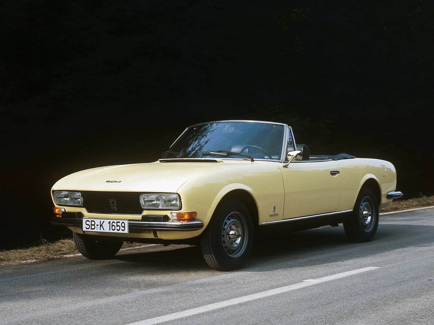 Peugeot_504_1_generation__Cabrio__2.jpg
