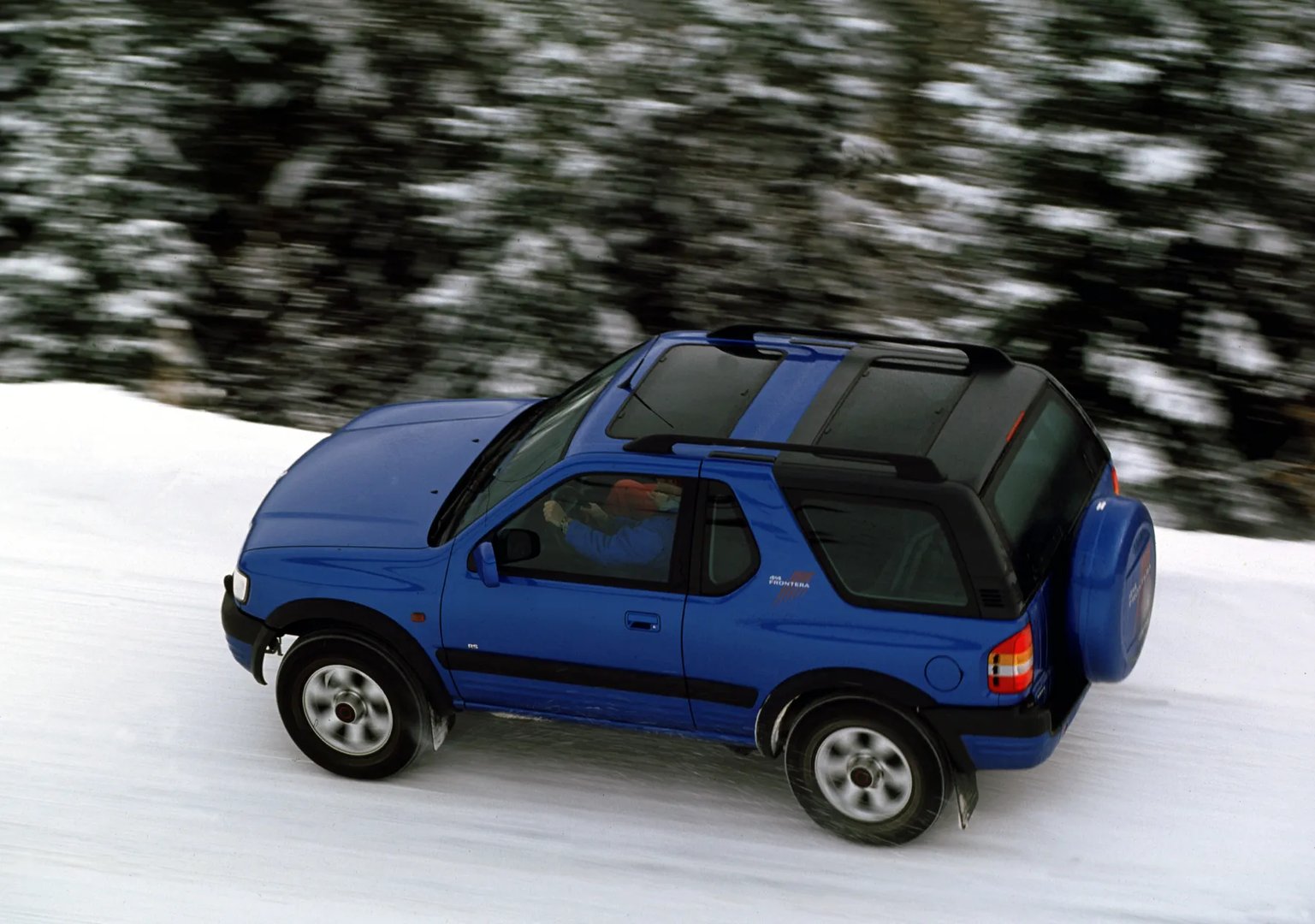 Opel_Frontera_2_generation__SUV_3-doors__12.jpg