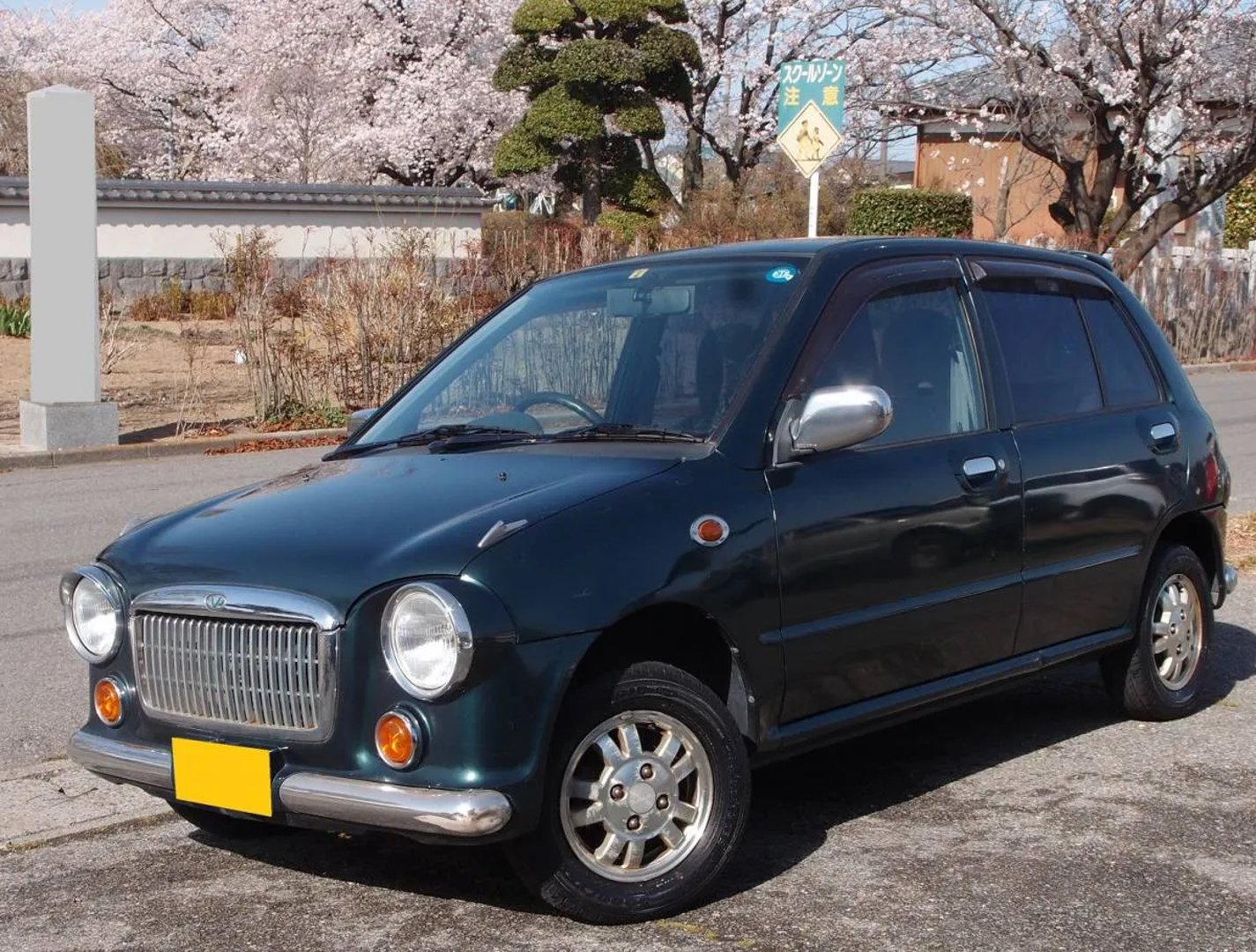 Subaru_Bistro_1_generation__Hatchback_5-door__1.jpg