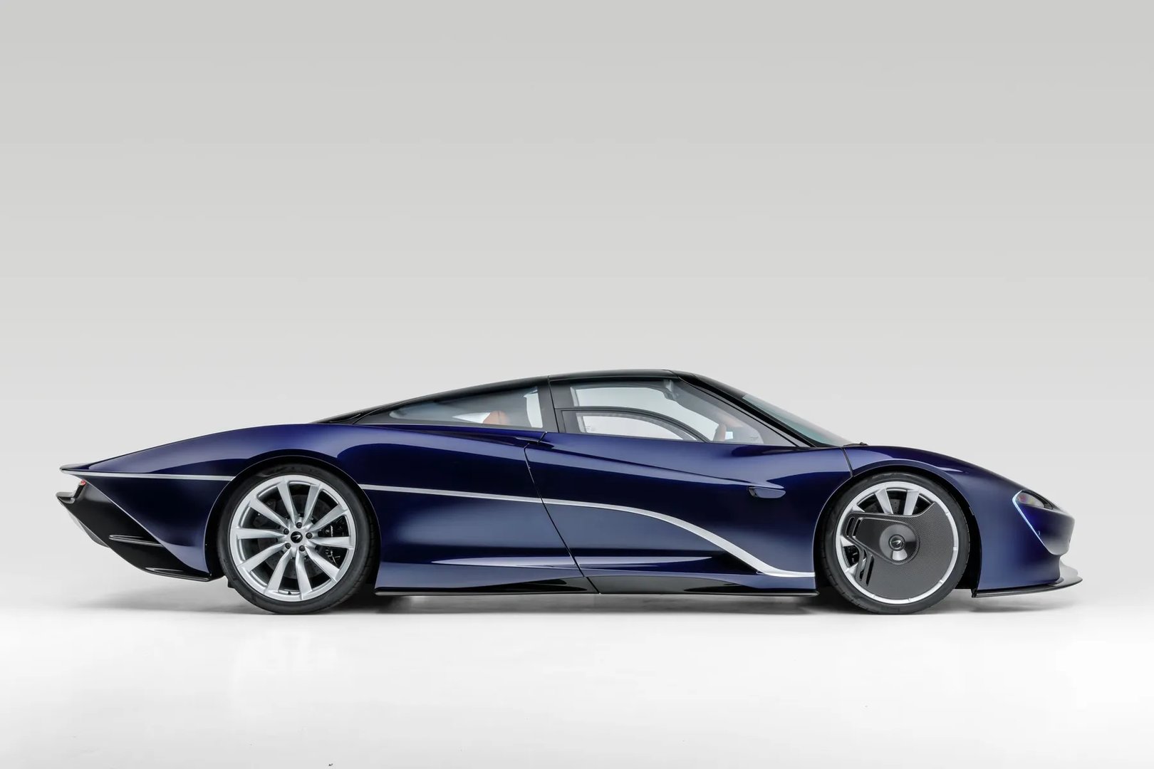 McLaren_Speedtail_1_generation__Coupe__2.jpg