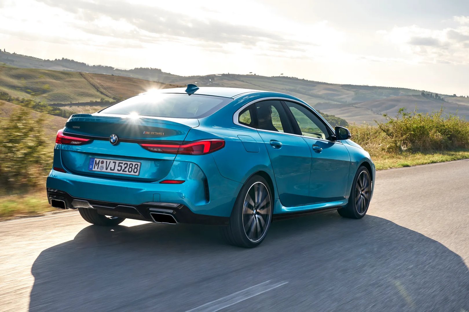 BMW_2_series_1_generation_restyling__Sedan__5.jpg