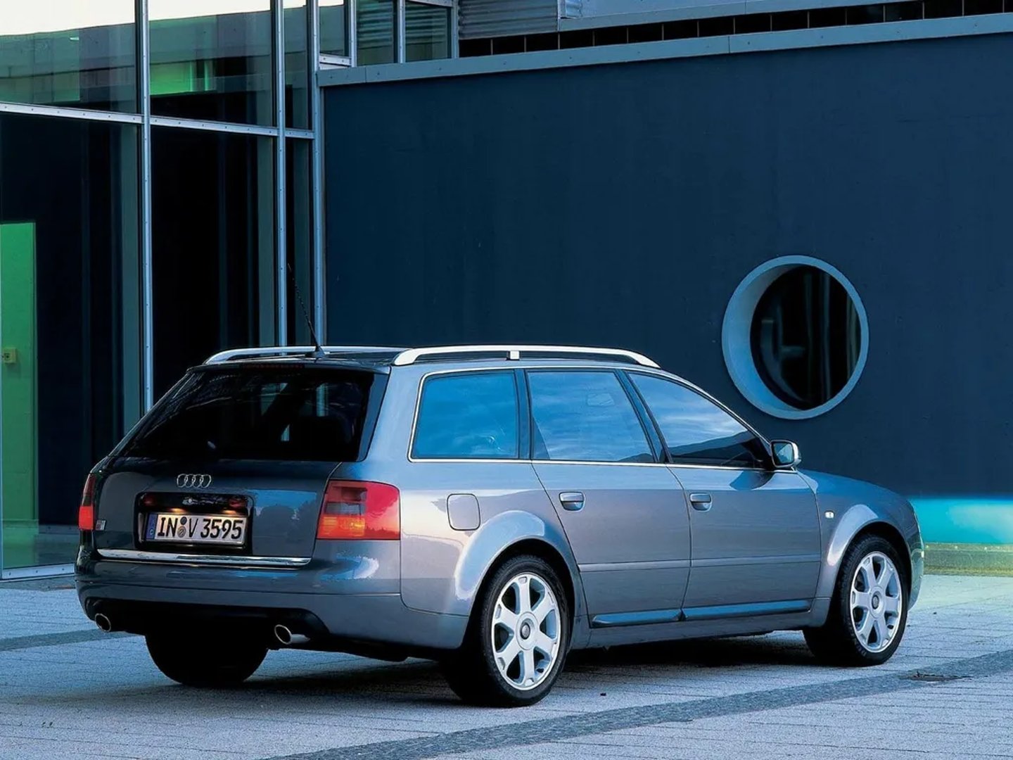 Audi_S6_2_generation__Estate_5-door__8.jpg