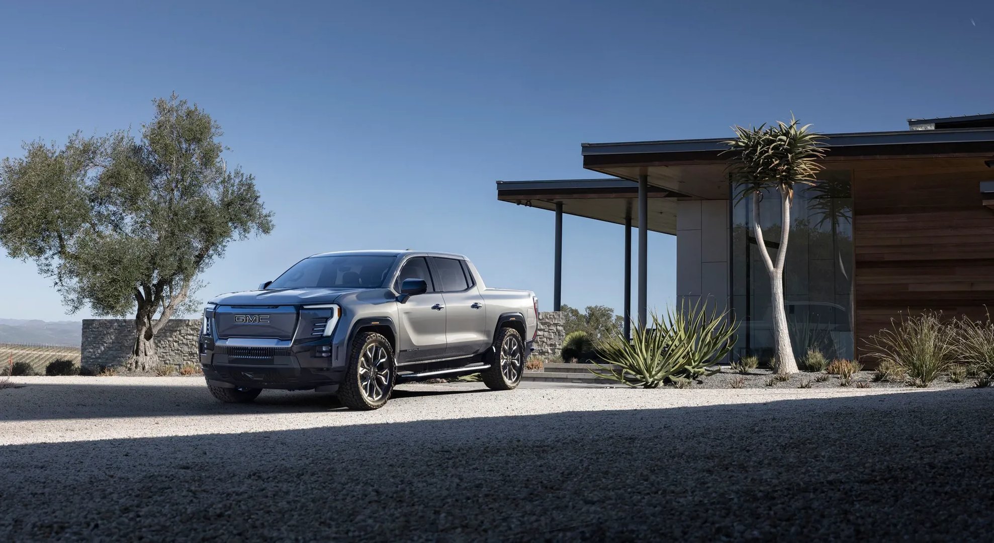 GMC_Sierra_EV_1_generation__Pickup_double-cab__1.jpg