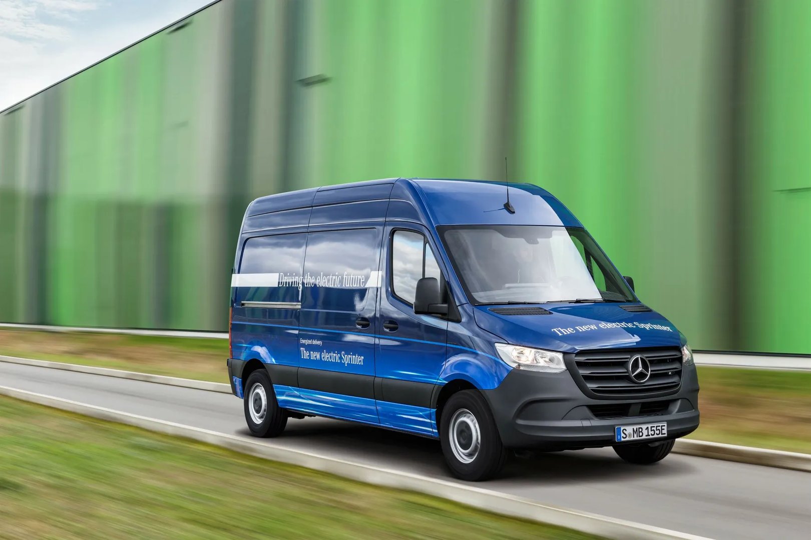 Mercedes_Sprinter_3_generation__Van__3.jpg