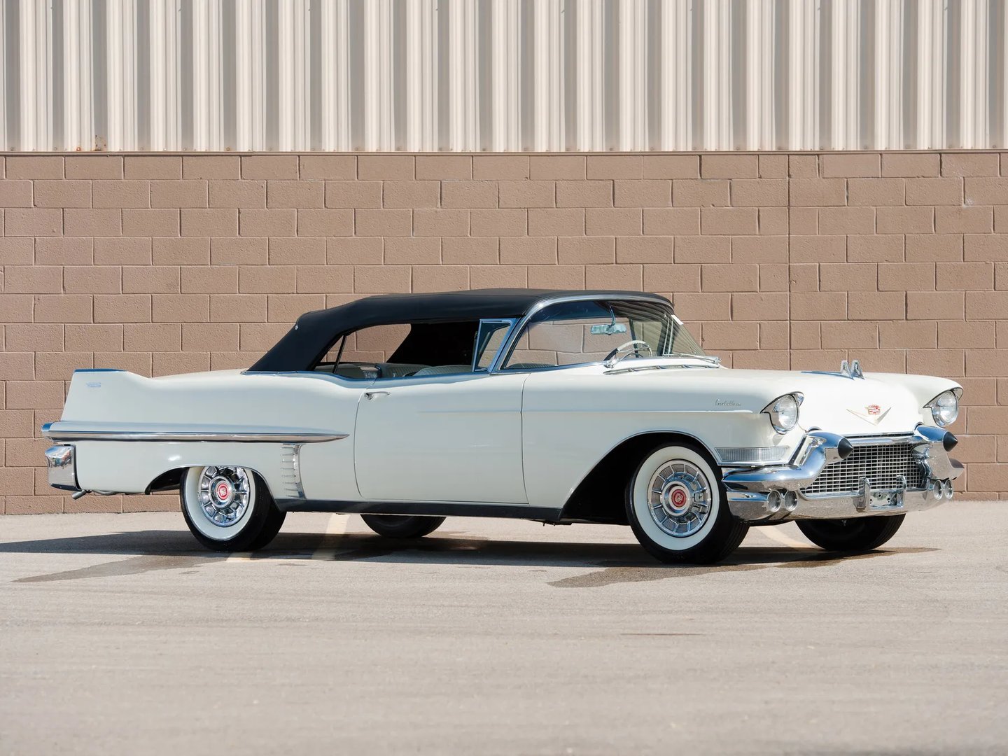 Cadillac_Series_62_5_generation__Cabrio__3.jpg