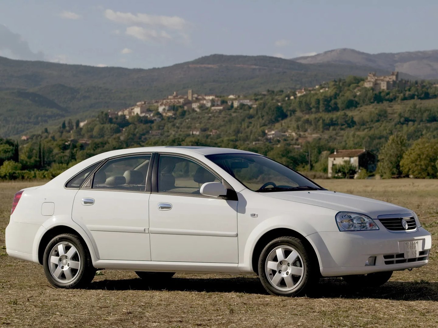 Buick_Excelle_1_generation__Sedan__1.jpg