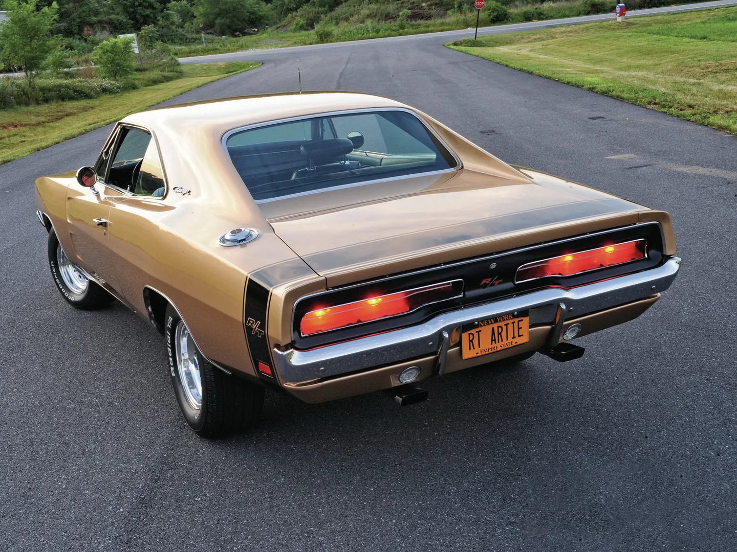 Dodge_Charger_2_generation__Coupe_Hardtop__7.jpg