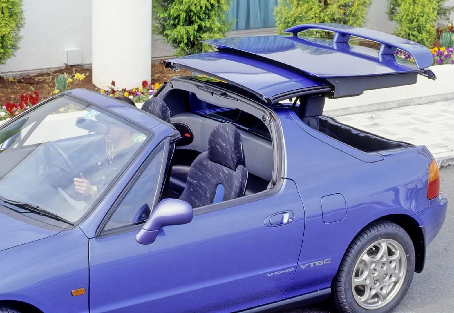 Honda_CR-X_3_generation__Roadster__8.jpg