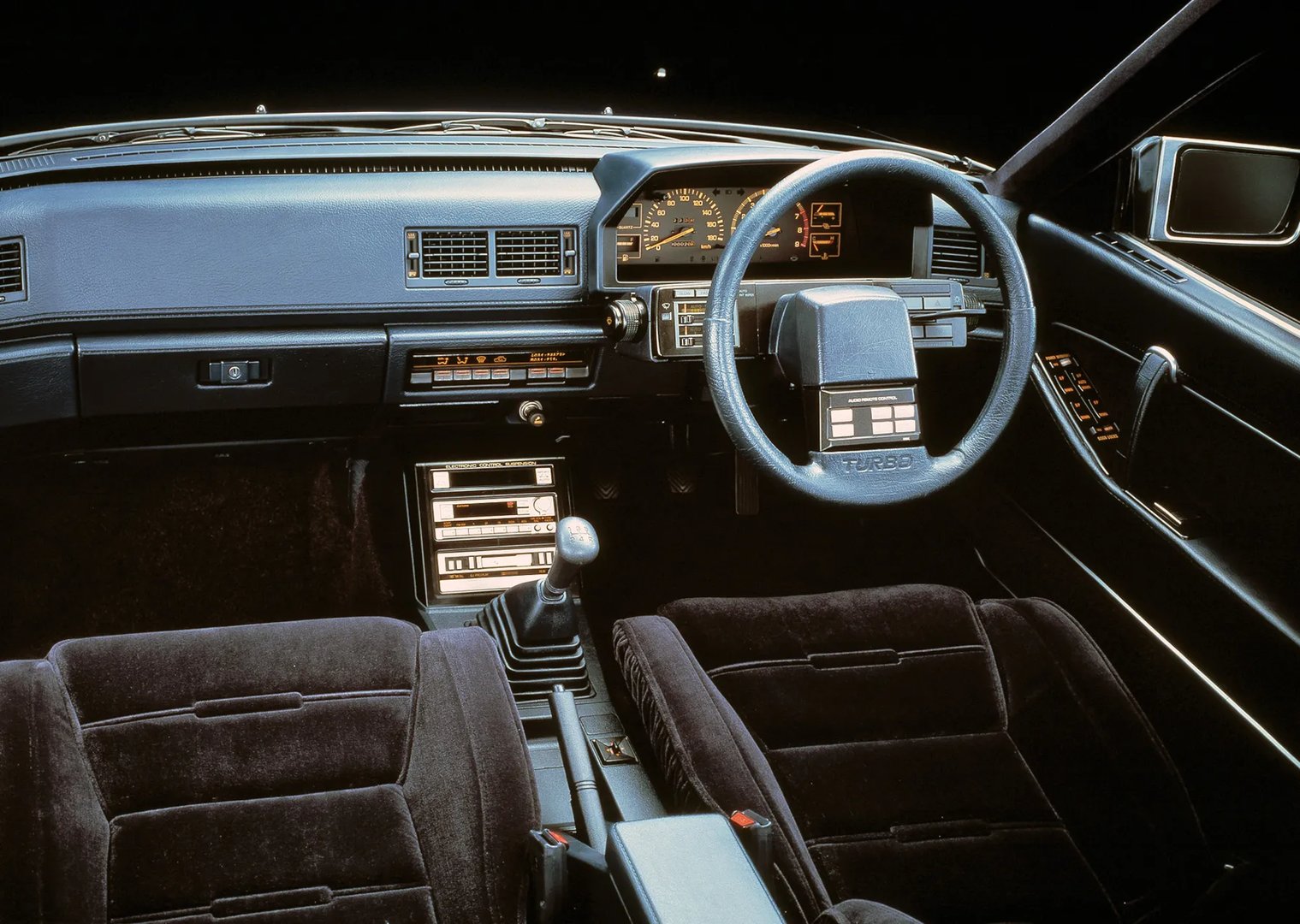 Mitsubishi_Galant_5_generation__Sedan__6.jpg