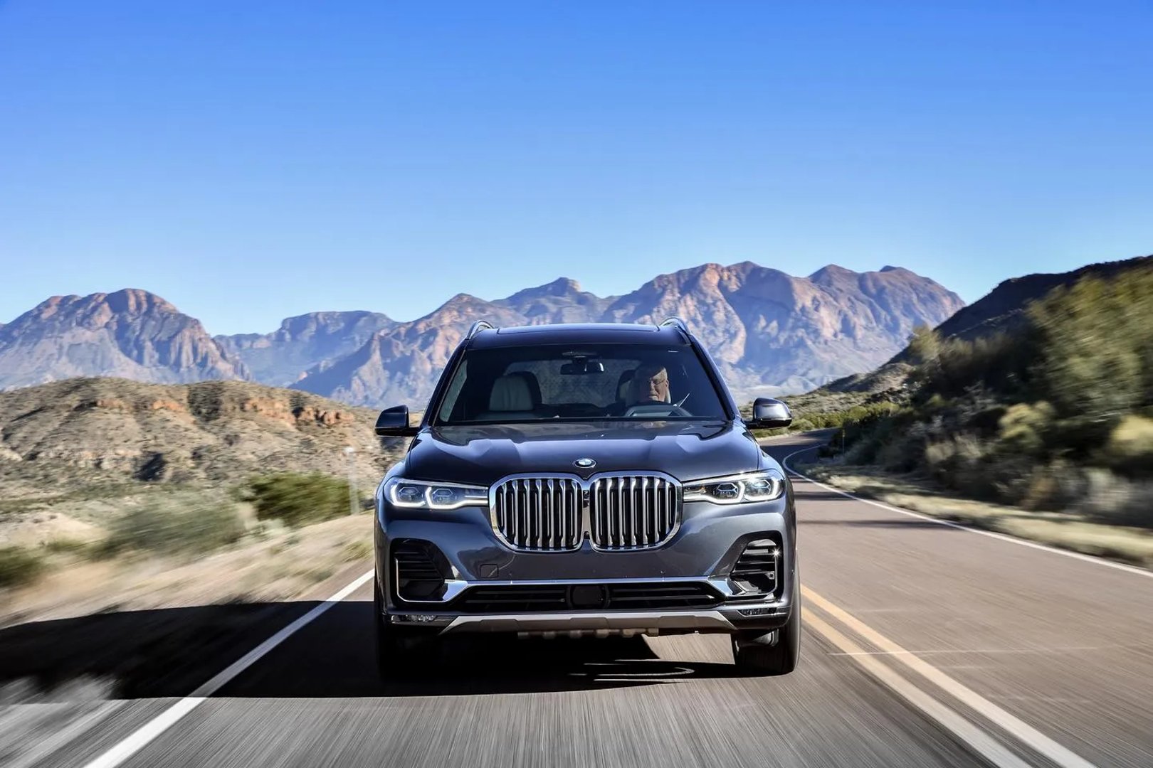 BMW_X7_1_generation__SUV_5-doors__5.jpg