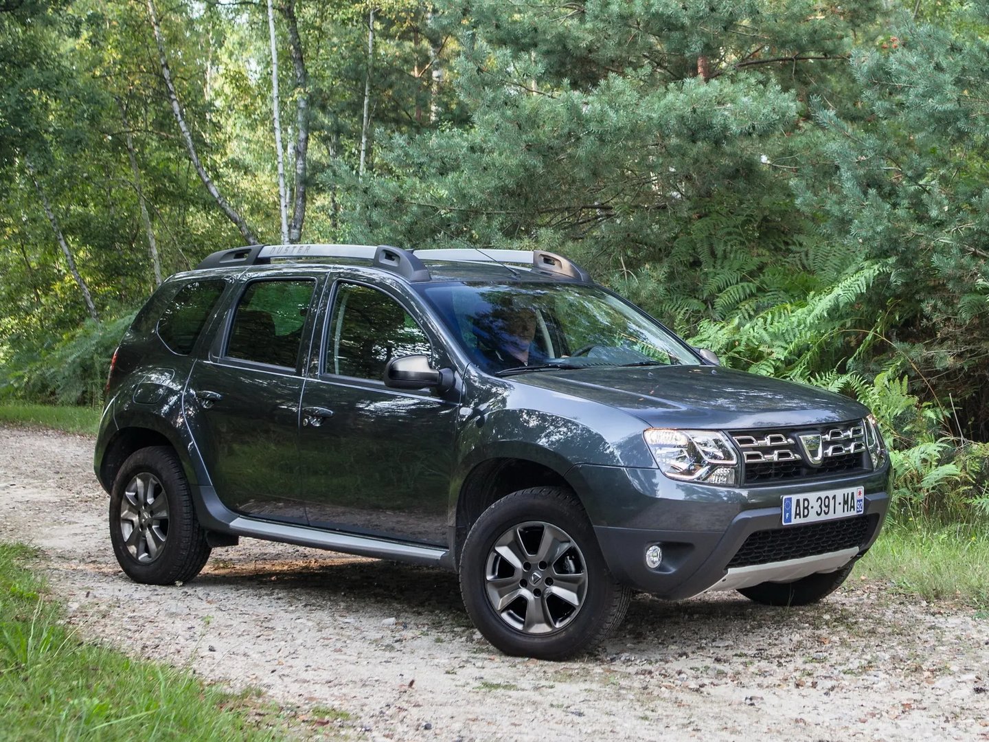 Dacia_Duster_1_generation_restyling__SUV_5-doors__8.jpg