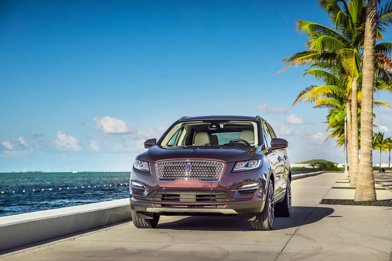 Lincoln_MKC_1_generation_restyling__SUV_5-doors__1.jpg